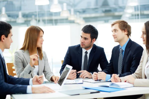 چرا انتخاب نوع شرکت برای استارتاپ‌ها مهم است؟